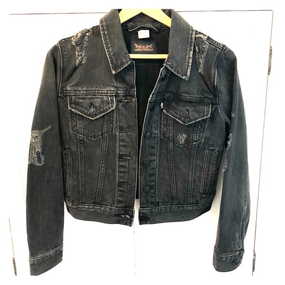 levi's black distressed denim jacket